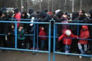 Два беженца у границы Белоруссии с Польшей заразились коронавирусом