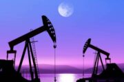 Цены на нефть демонстрируют стабильность на неопределенности с предложением
