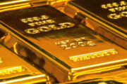 Россияне рекордно закупились золотыми слитками