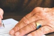 Обновлены правила получения пенсии умершего супруга