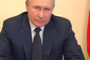 Путин позвал в Крым крупные банки и бизнес