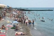 Власти черноморских курортов усомнились в прогнозируемом наплыве туристов