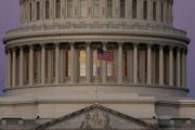 Рекордный пакет помощи Украине прошел голосование в Сенате США