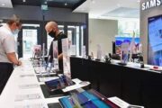 Продавец Samsung и Apple захотел сократить число магазинов в России
