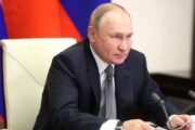 Путин поручил доработать закон о QR-кодах в общественных местах — Капитал