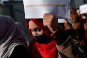 Отношение талибов к протестам женщин оценили фразой «были бы рады перестрелять»